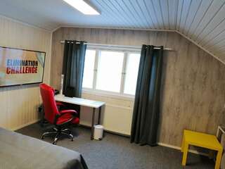 Гостевой дом ChillOut GuestHouse Lahti Лахти Двухместный номер с 2 отдельными кроватями и общей ванной комнатой-1